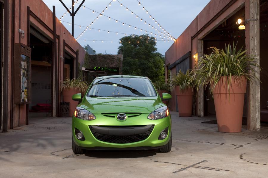  Mazda2 2010 года  (US) (фото 22 из 53)